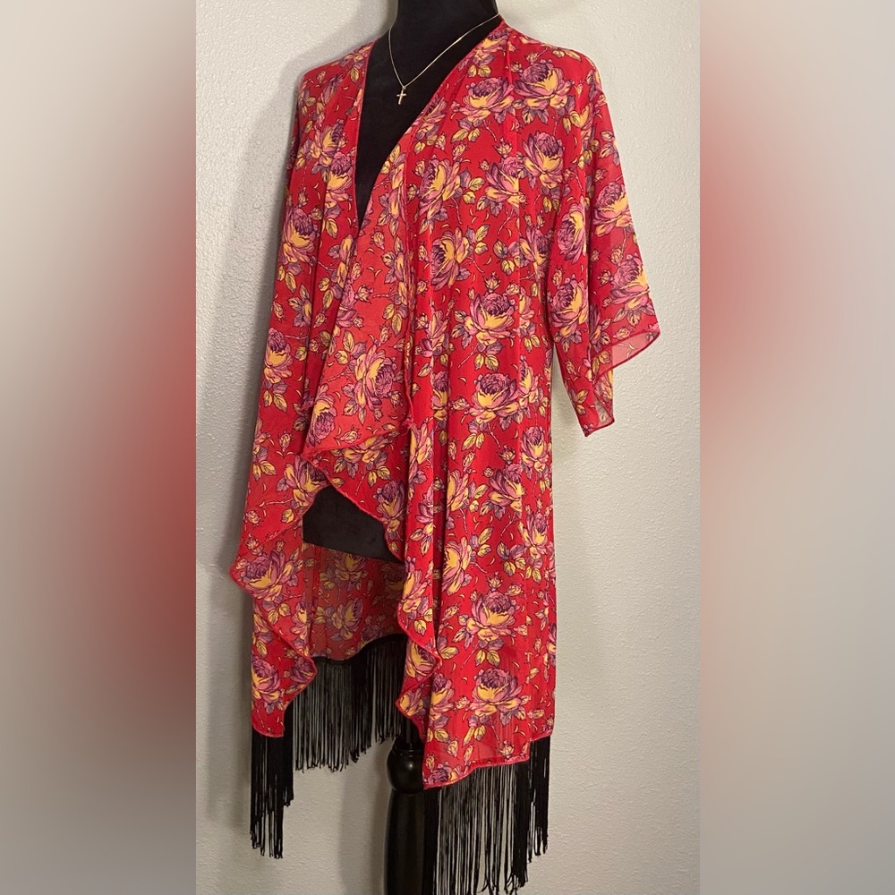 LuLaRoe ~ Elegant ~ Floral ~ Black Fringe ~ Kimono ~ Size Small ✨💫✨
